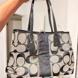 Y2K Gray and Black Kisslock Handbag with Silver Hardware and Canvas